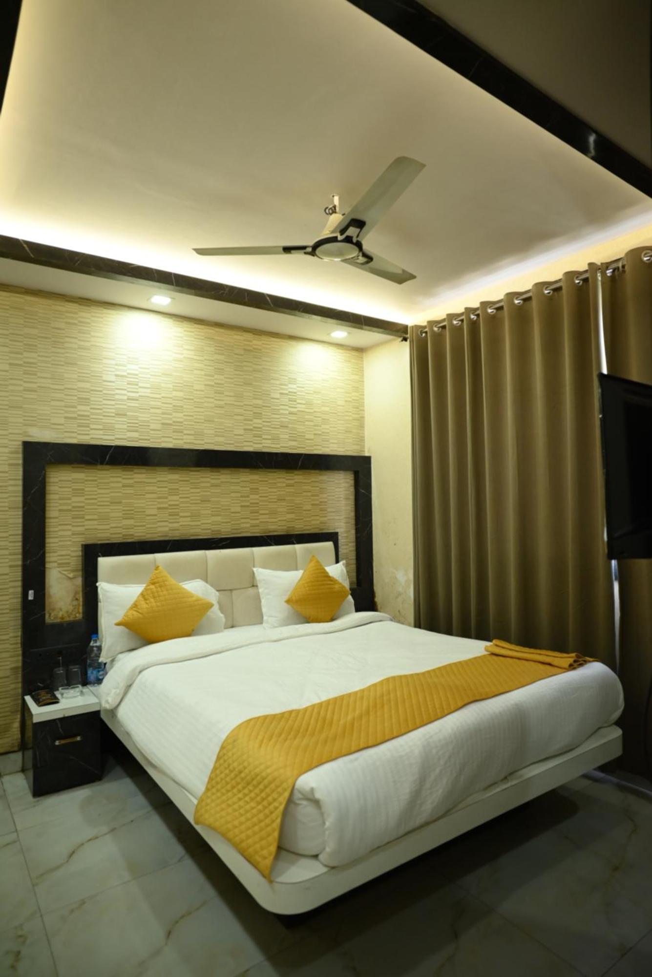 Kings Inn Hotel 란치 외부 사진