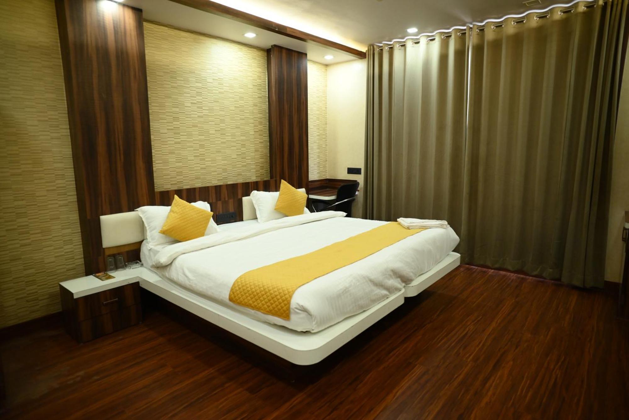 Kings Inn Hotel 란치 외부 사진